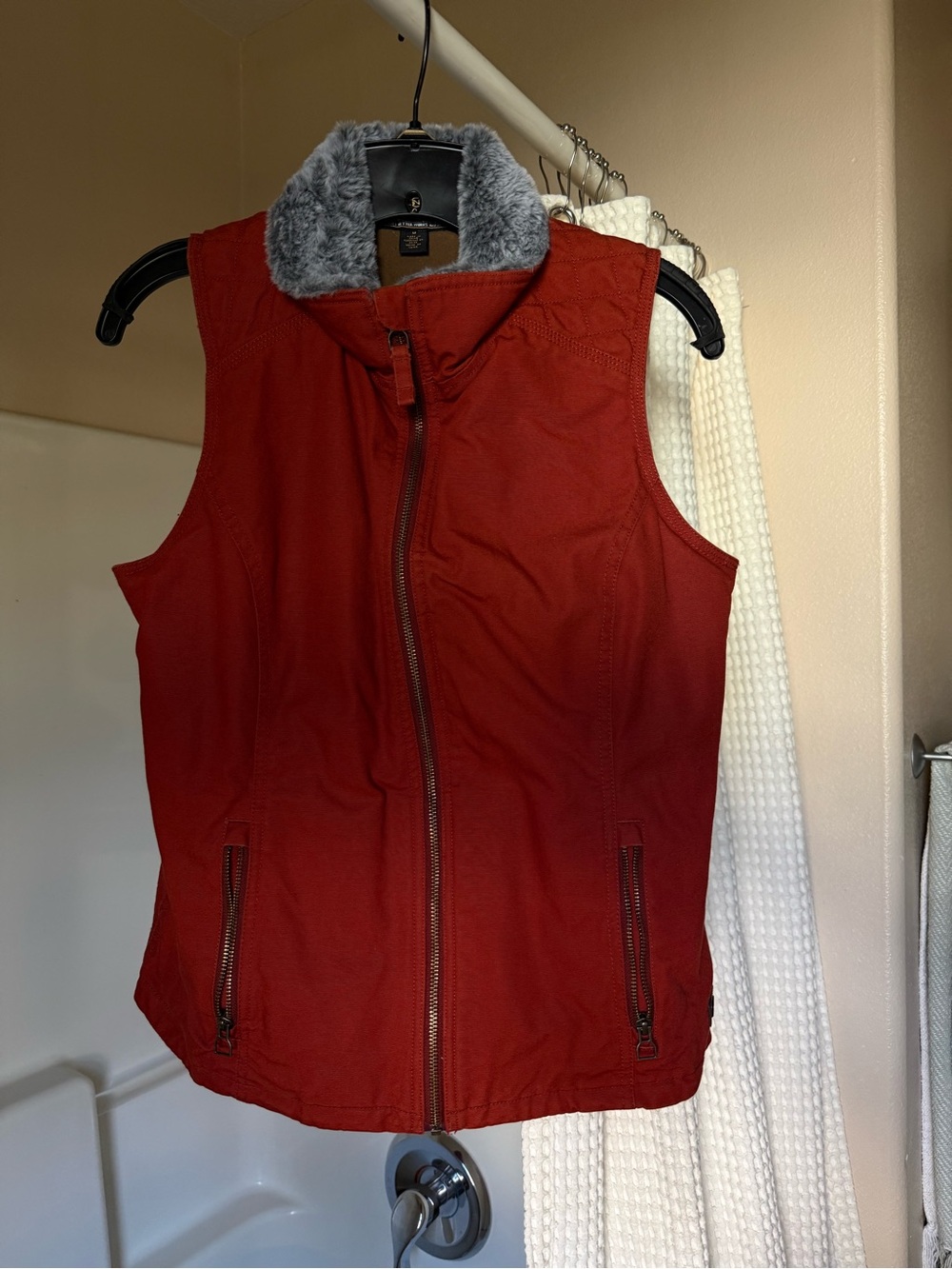 Noble Outfitters Women's Red Quilted Faux-Fur Collar Vest
